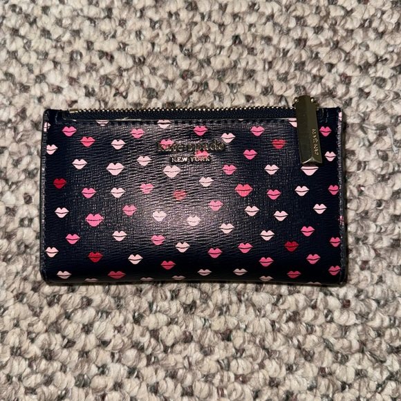 Kate spade wallet - Picture 1 of 2